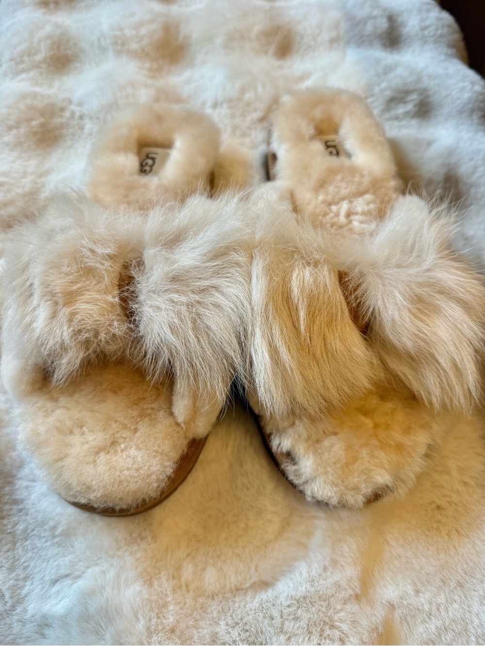 UGG women's slipper size 9 US 40 EU Cozy Tan Shearling-Trim Slip-On Boots NWOT